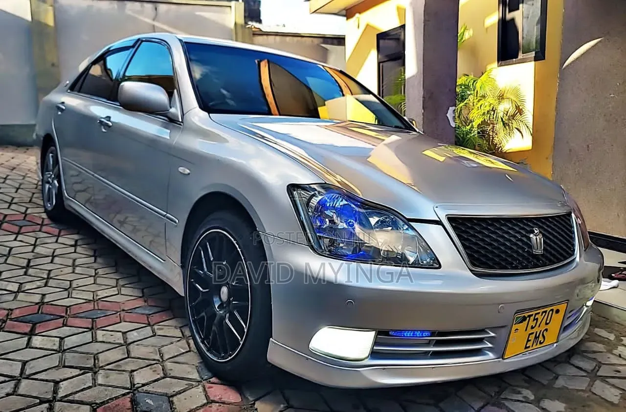 Toyota Crown 2006 Silver