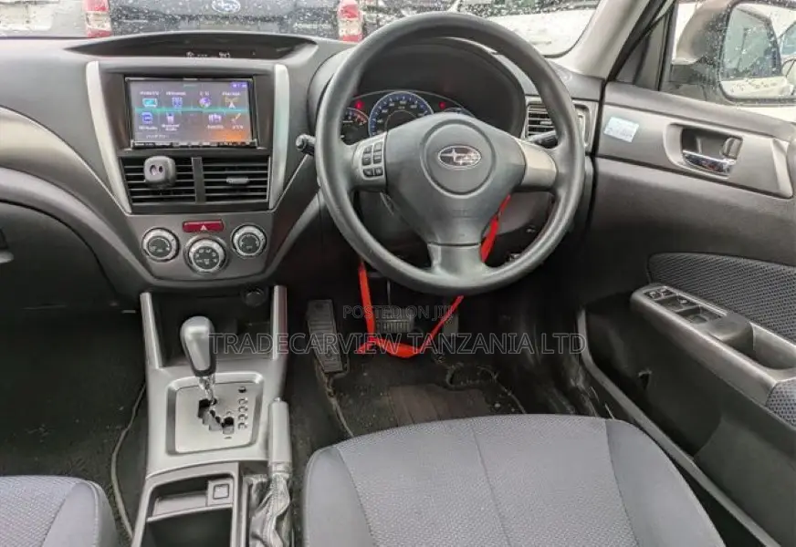 Subaru Forester 2011 Pearl