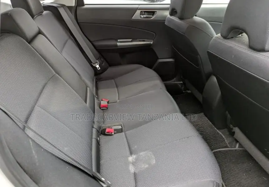 Subaru Forester 2011 Pearl