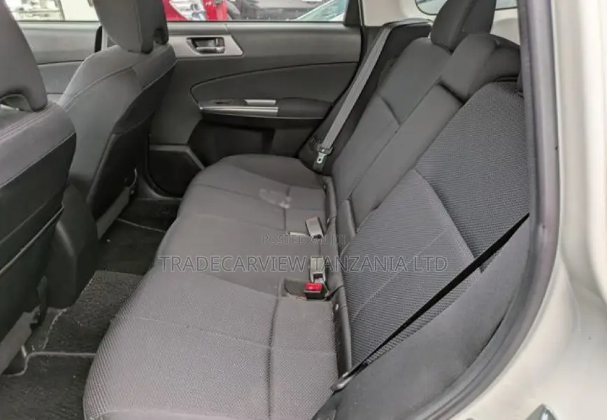 Subaru Forester 2011 Pearl