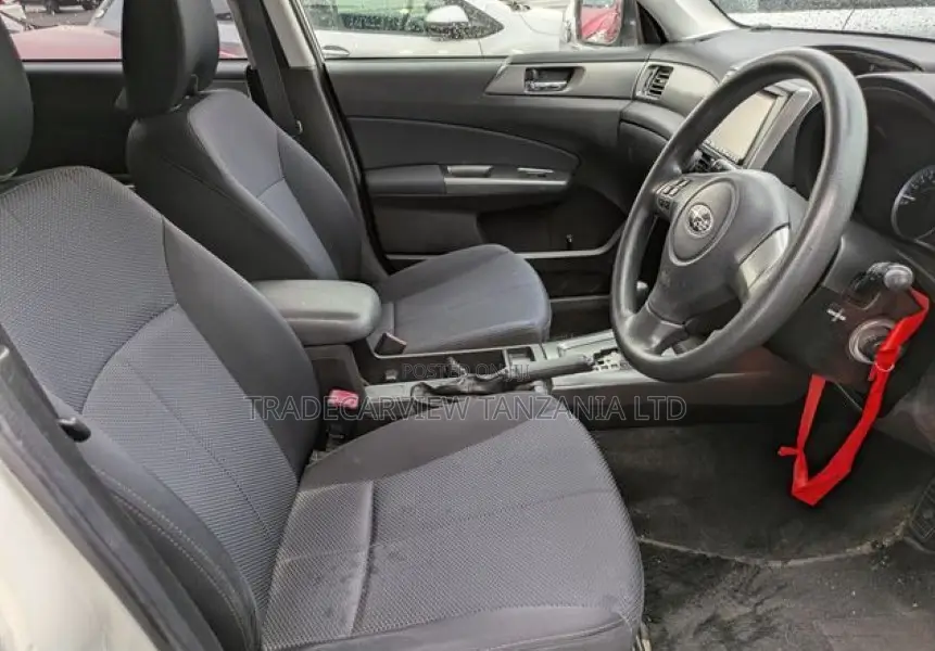 Subaru Forester 2011 Pearl