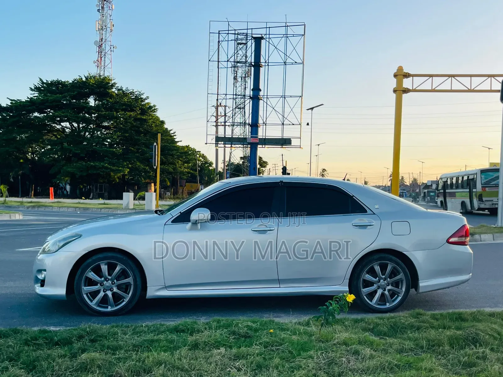 Toyota Crown 2010 Silver
