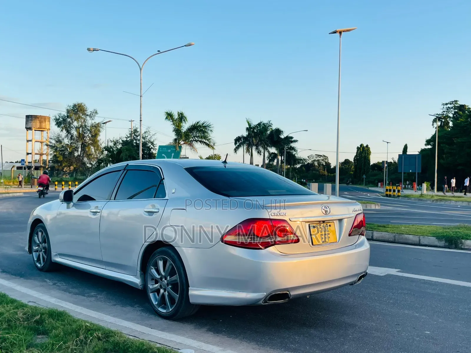Toyota Crown 2010 Silver