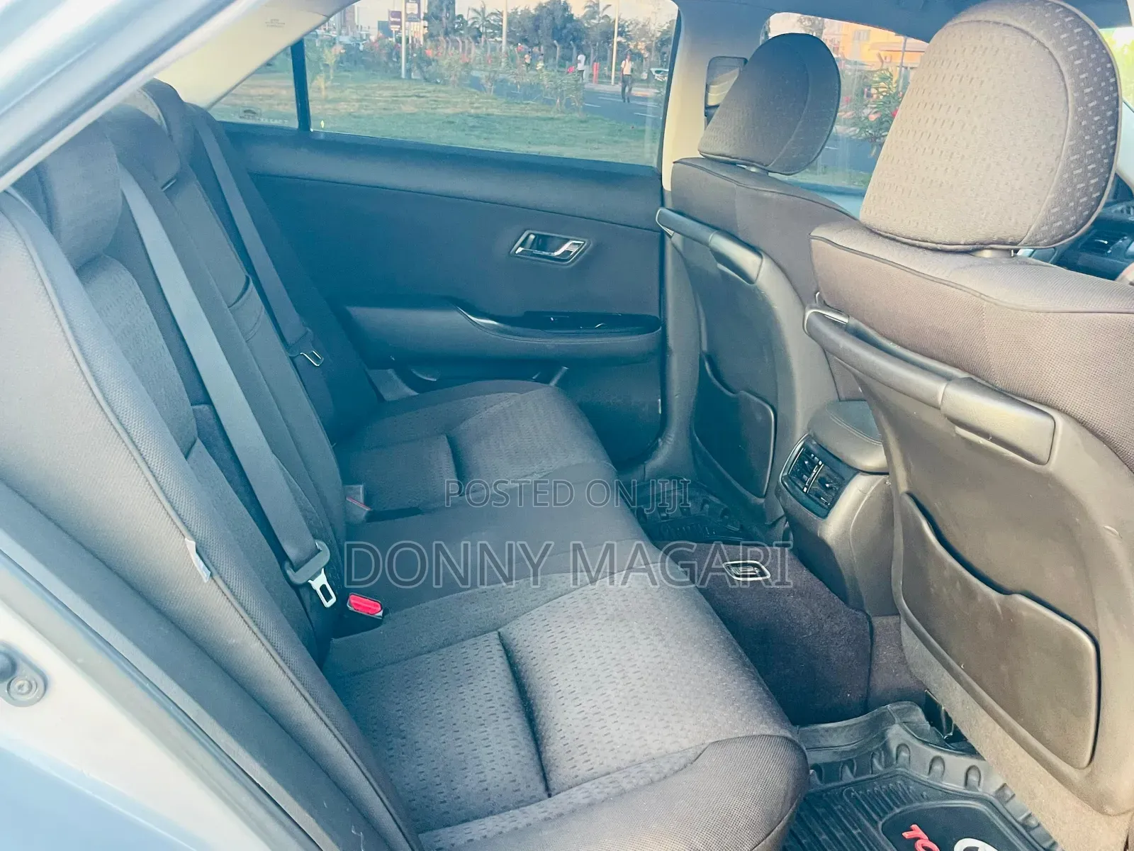 Toyota Crown 2010 Silver