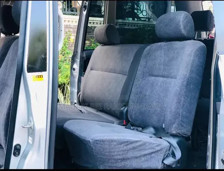 Toyota Noah 2.0 AWD (8 Seater) 2003 Silver