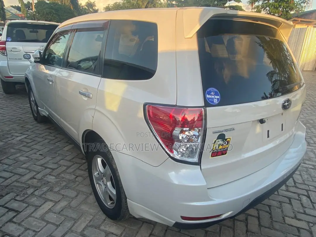 Subaru Forester 2010 Pearl