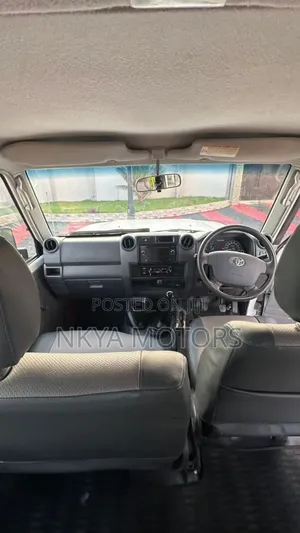 Toyota Land Cruiser 2017 White