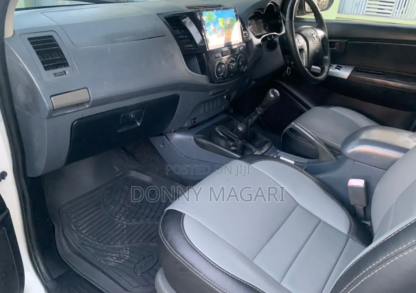 Toyota Hilux 2011 White
