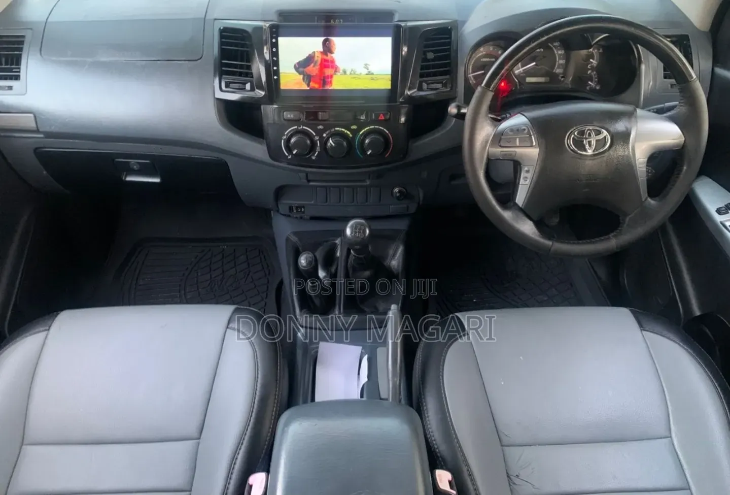 Toyota Hilux 2011 White