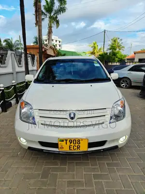 Toyota IST 2004 Pearl