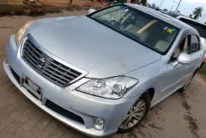 Toyota Crown 2011 Silver