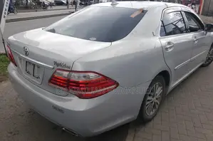 Toyota Crown 2011 Silver