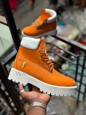 Men's New and Original Shoes Timberland Boots Classically Designed