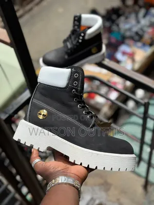 Men's New and Original Shoes Timberland Boots Classically Designed