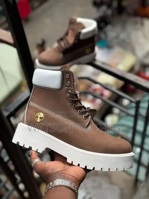 Men's New and Original Shoes Timberland Boots Classically Designed