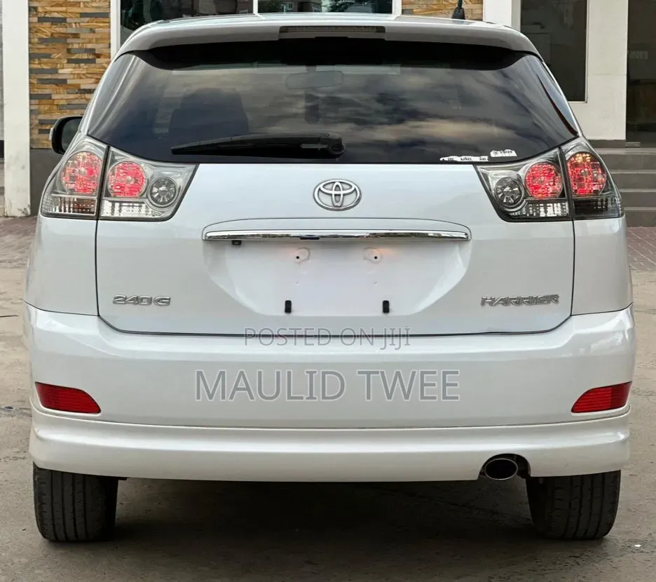 Toyota Harrier 2006 White