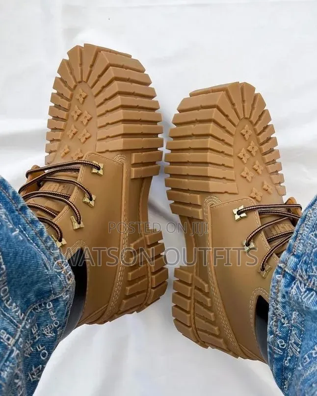 Men's New and Original Shoes Boots or Buti for Artists