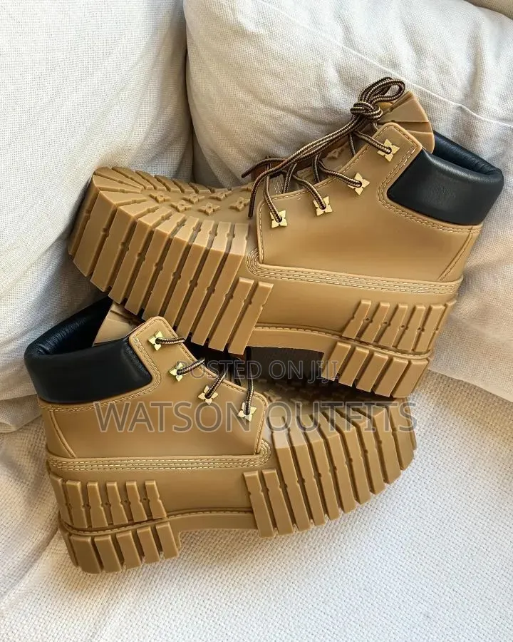 Men's New and Original Shoes Boots or Buti for Artists