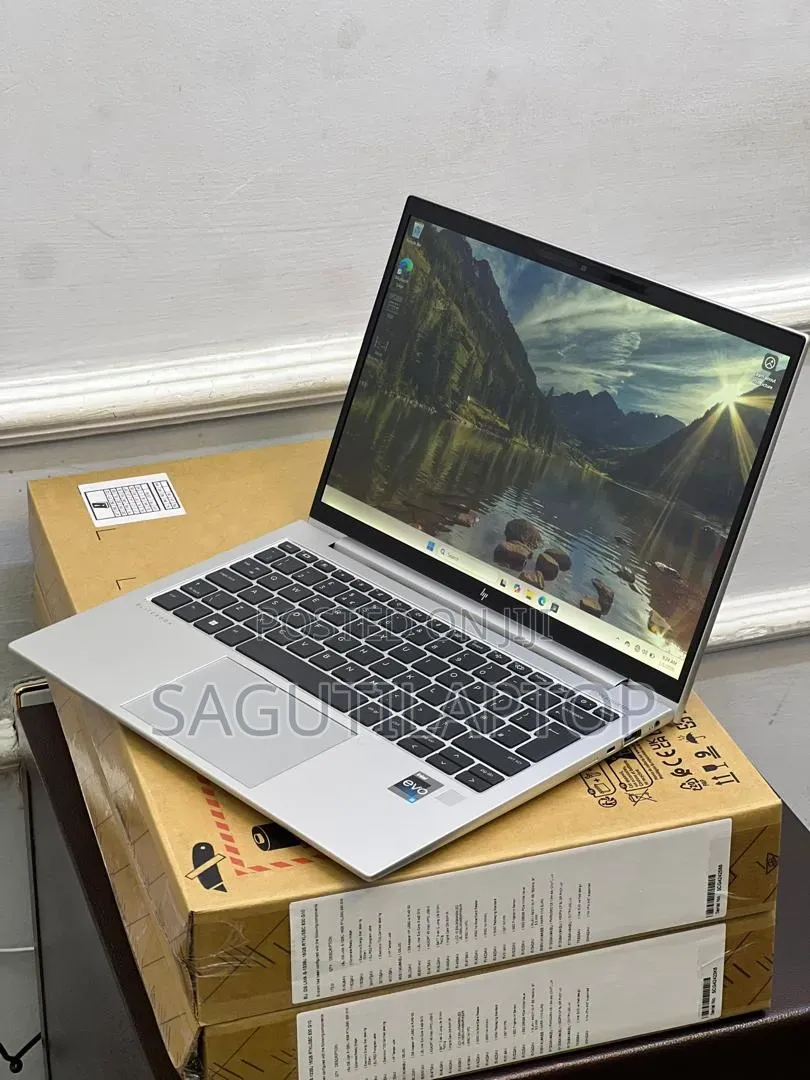 Laptop HP Elitebook 830 G11 16GB Intel Core i5 SSD 512GB