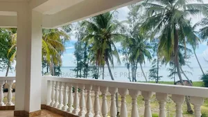 8bdrm Penthouse in Mbezi Beach for sale