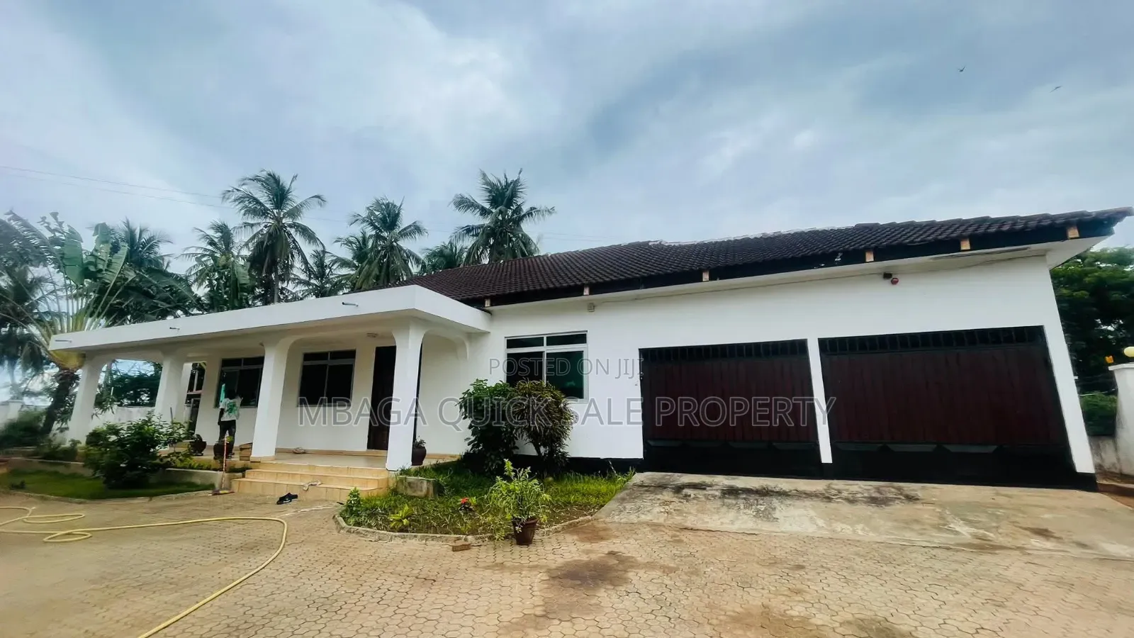 8bdrm Penthouse in Mbezi Beach for sale