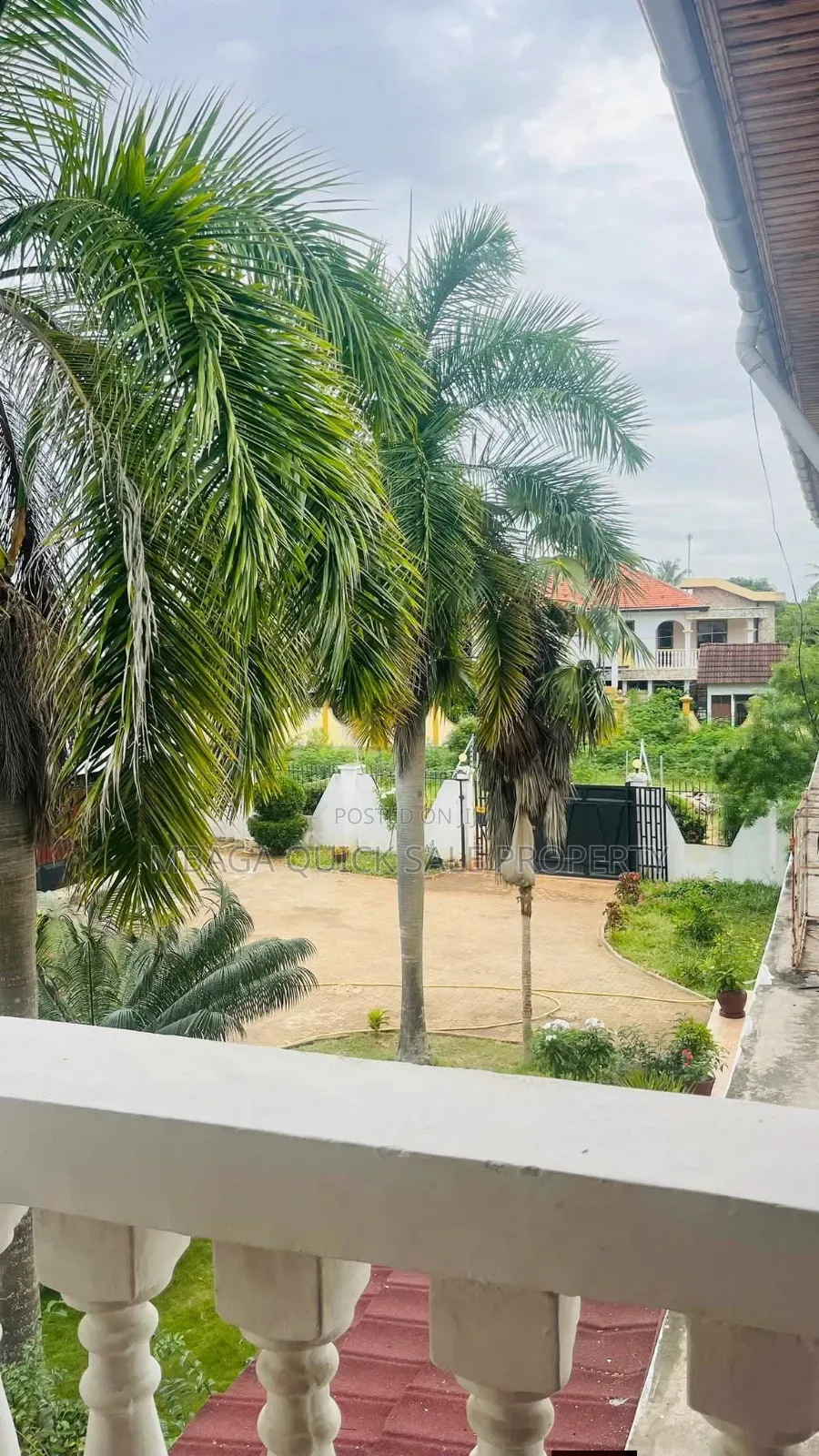 8bdrm Penthouse in Mbezi Beach for sale