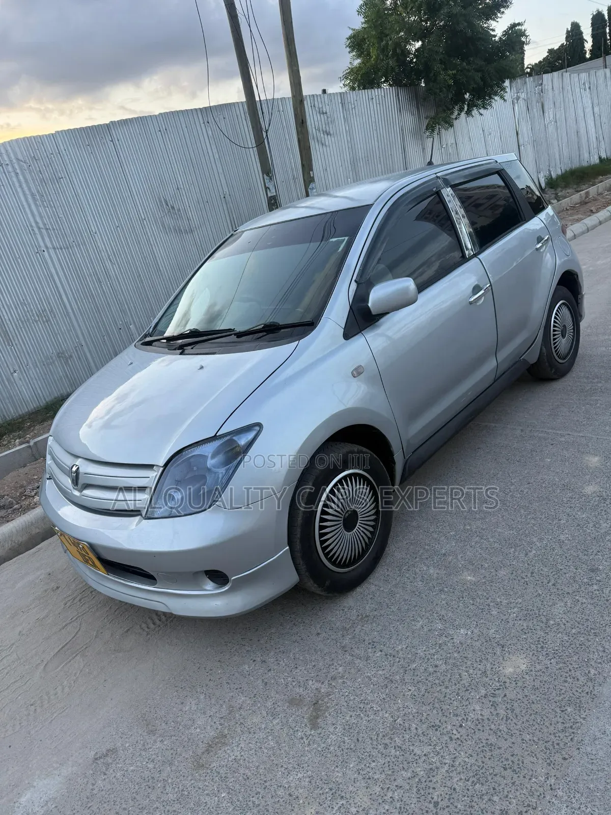 Toyota IST 2004