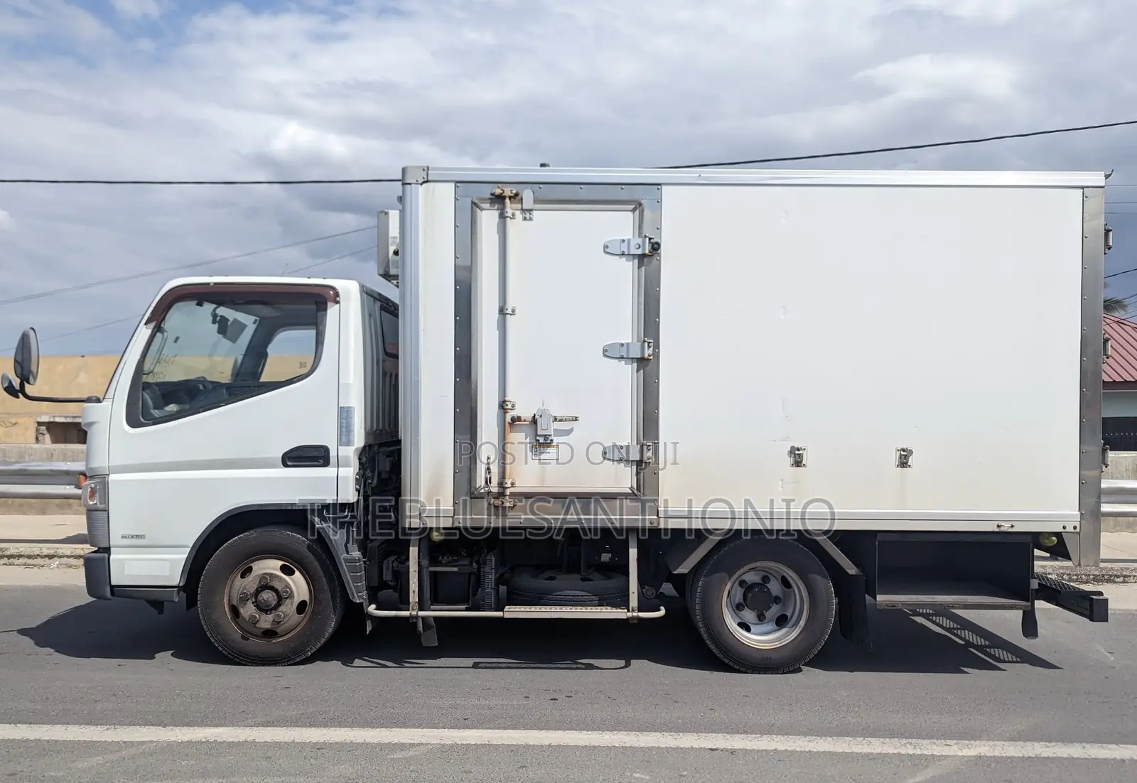 Mitsubishi Fuso 2018 White on Sale