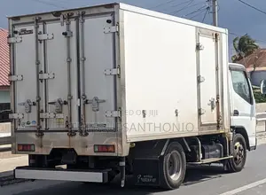 Mitsubishi Fuso 2018 White on Sale