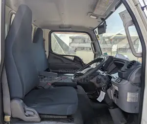 Mitsubishi Fuso 2018 White on Sale
