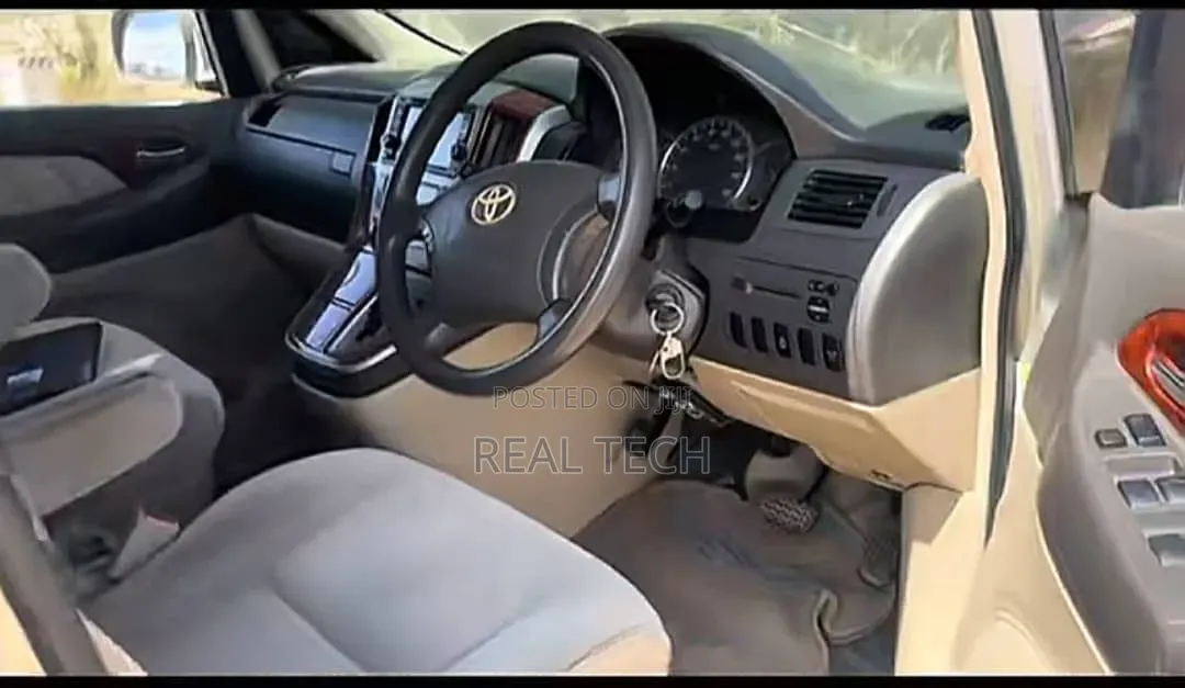 Toyota Alphard 2.4 Petrol FWD 2007 Silver