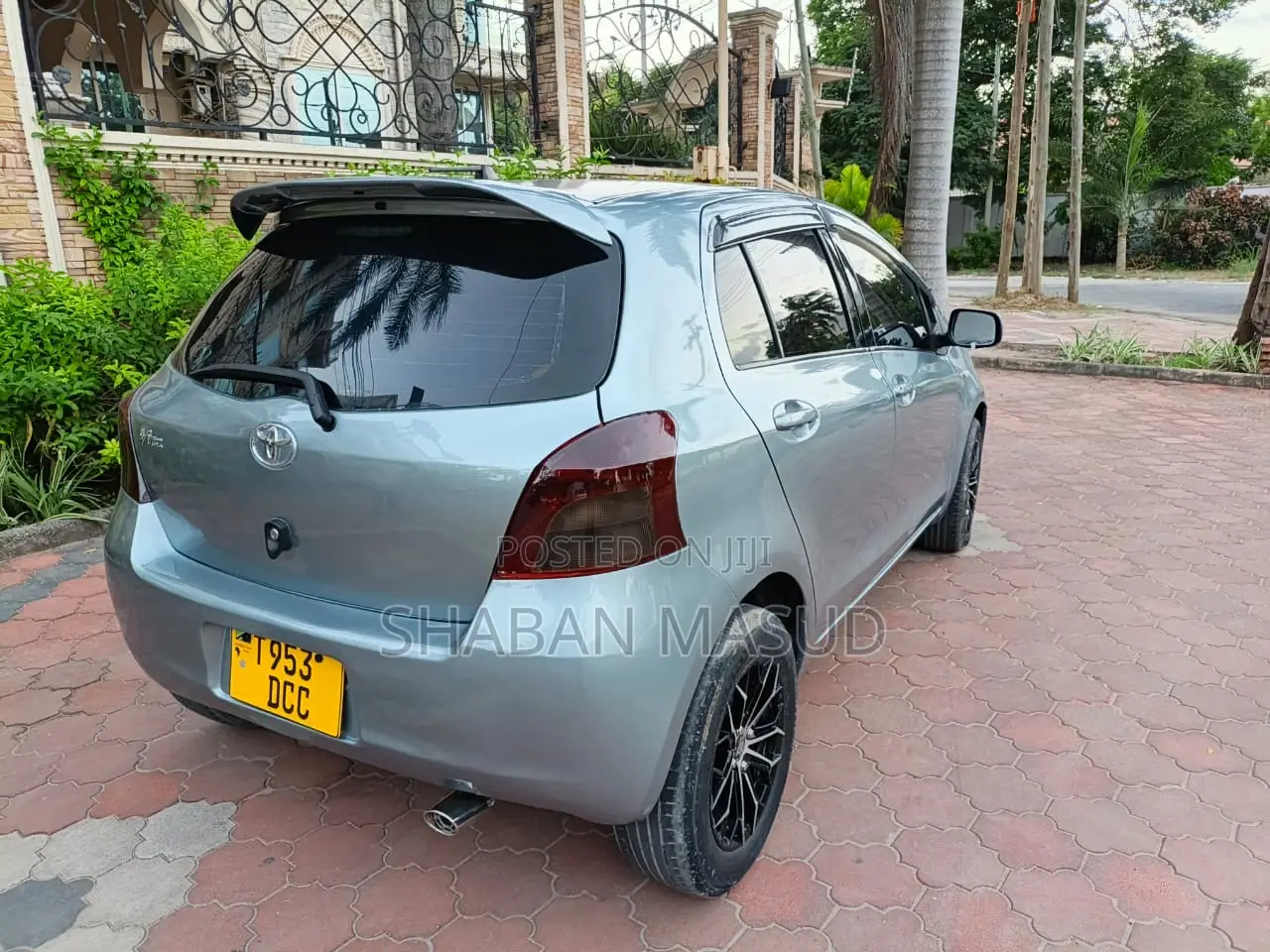 Toyota Vitz 1.0 FWD 5dr 2004 Beige