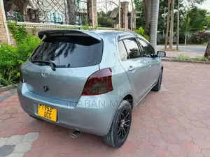Toyota Vitz 1.0 FWD 5dr 2004 Beige