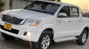 Toyota Hilux 2011 White