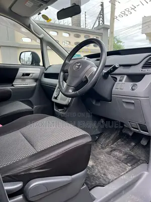 Toyota Noah 2009 Black