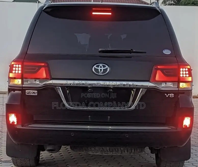 Toyota Land Cruiser Prado 2016 Black