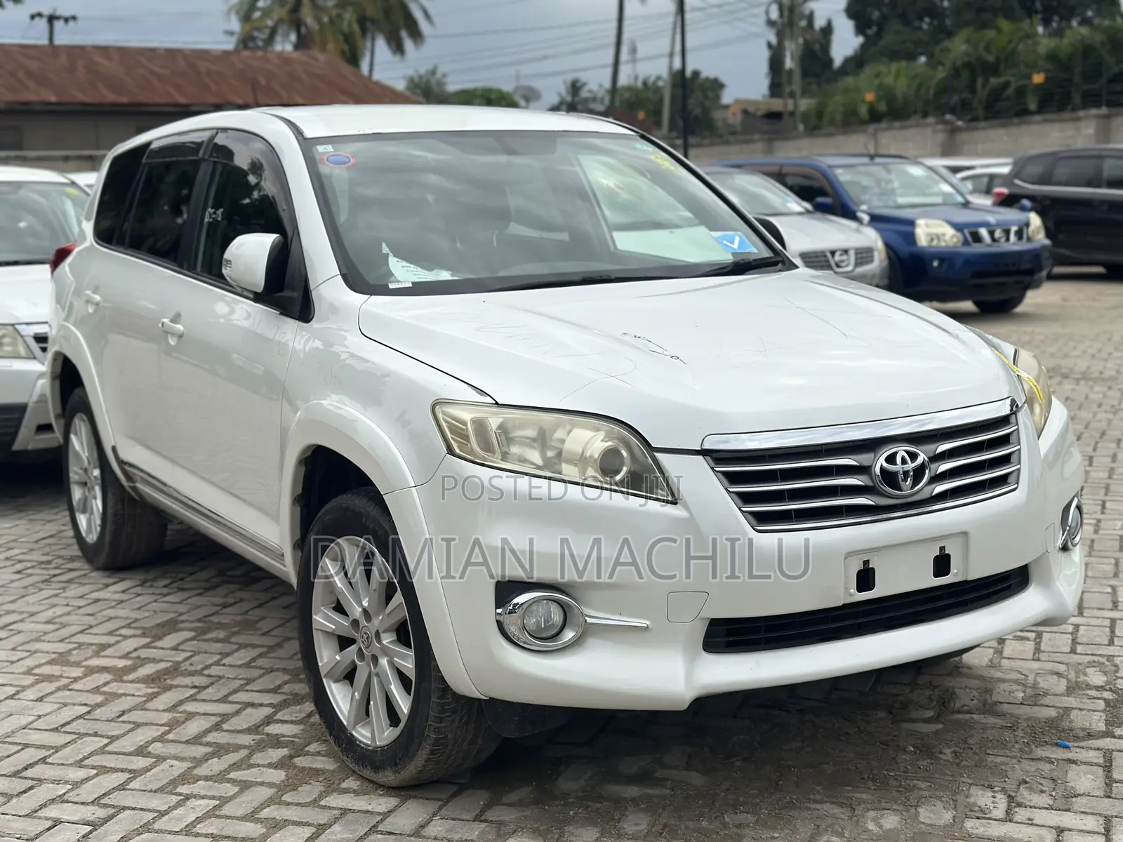 Toyota Vanguard 2010 White