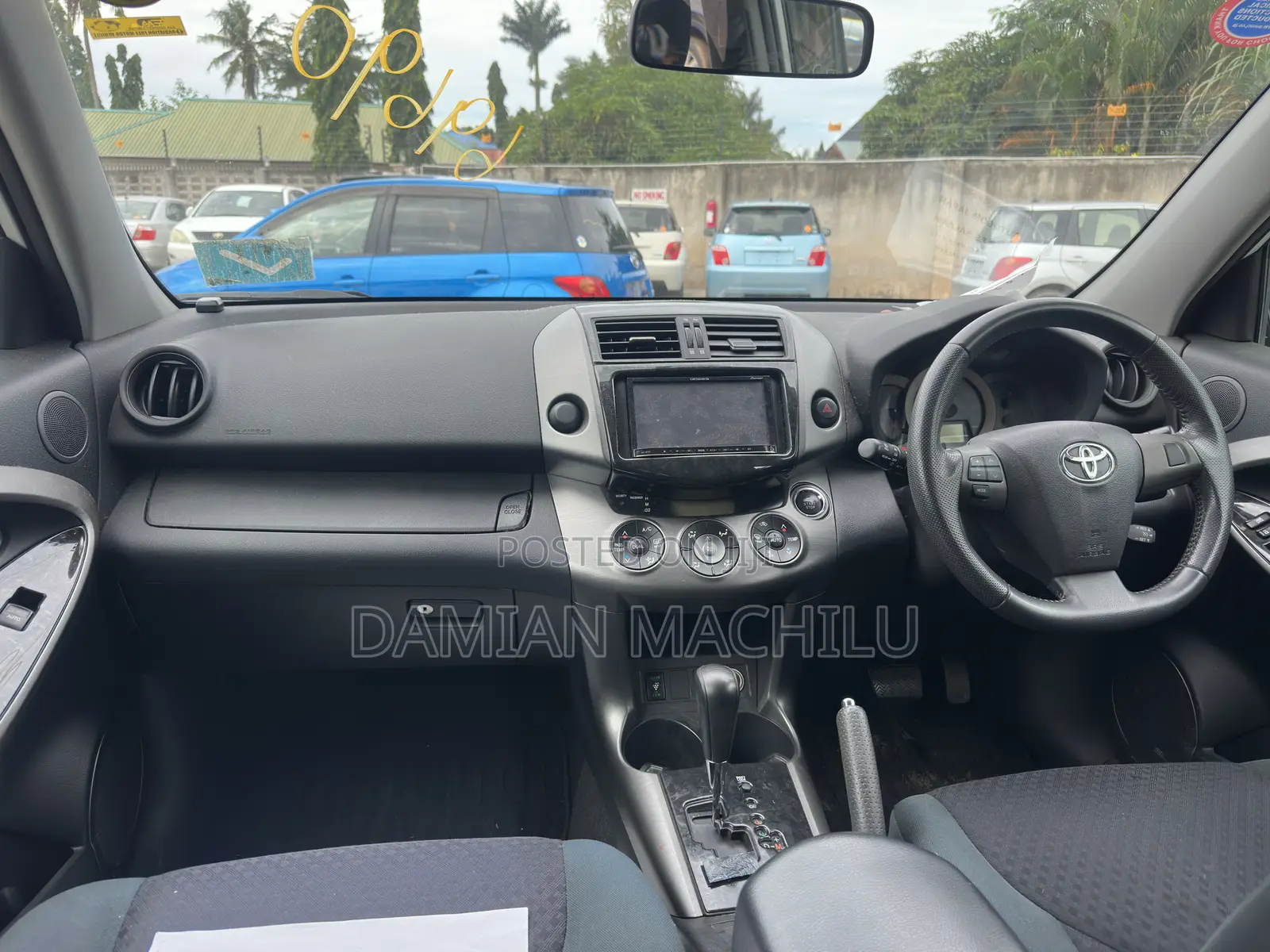 Toyota Vanguard 2010 White