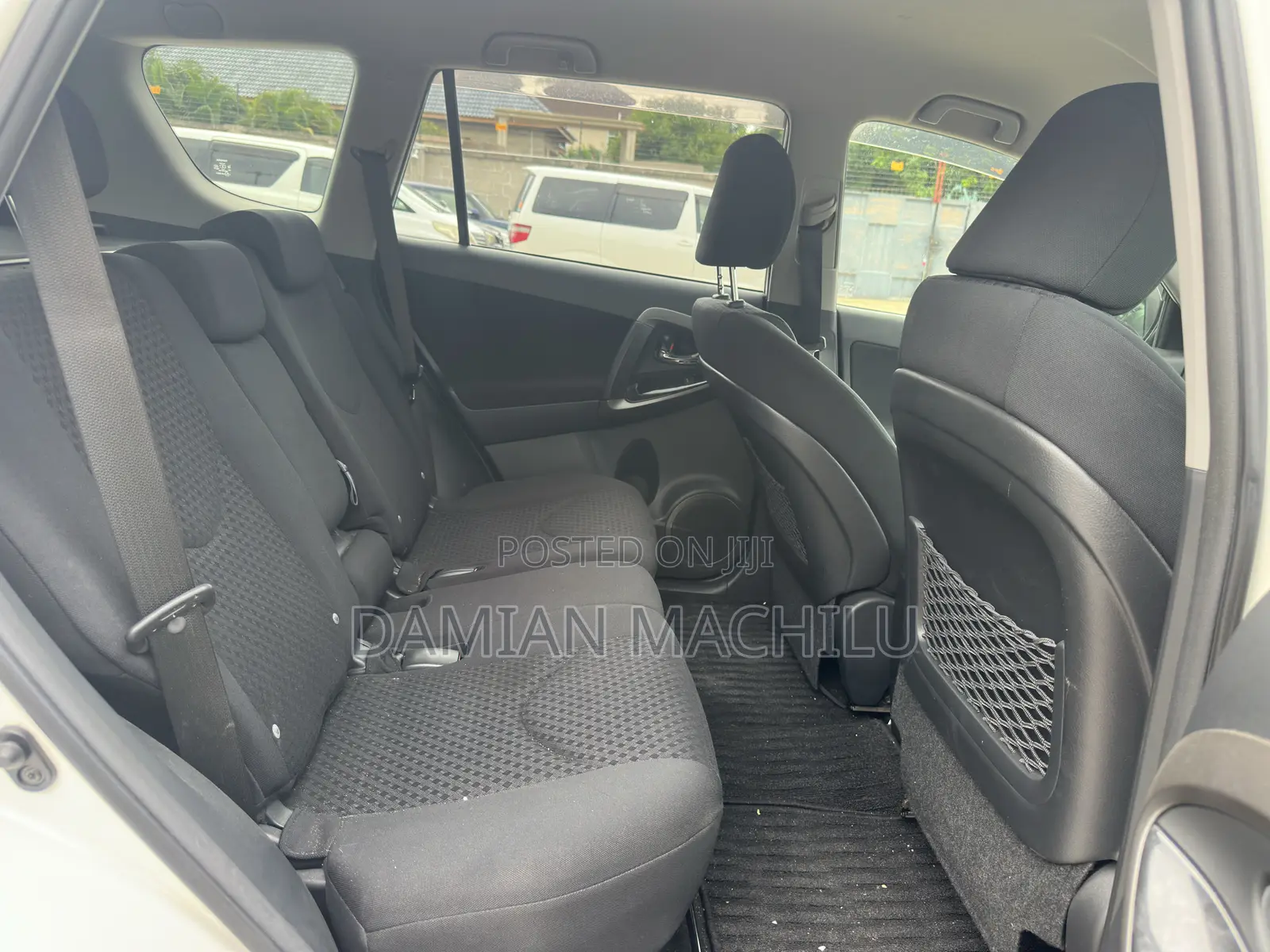 Toyota Vanguard 2010 White