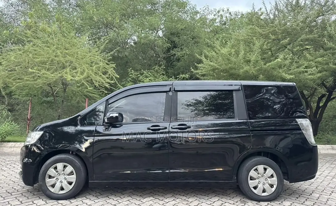 Honda Stepwgn 2012 Black