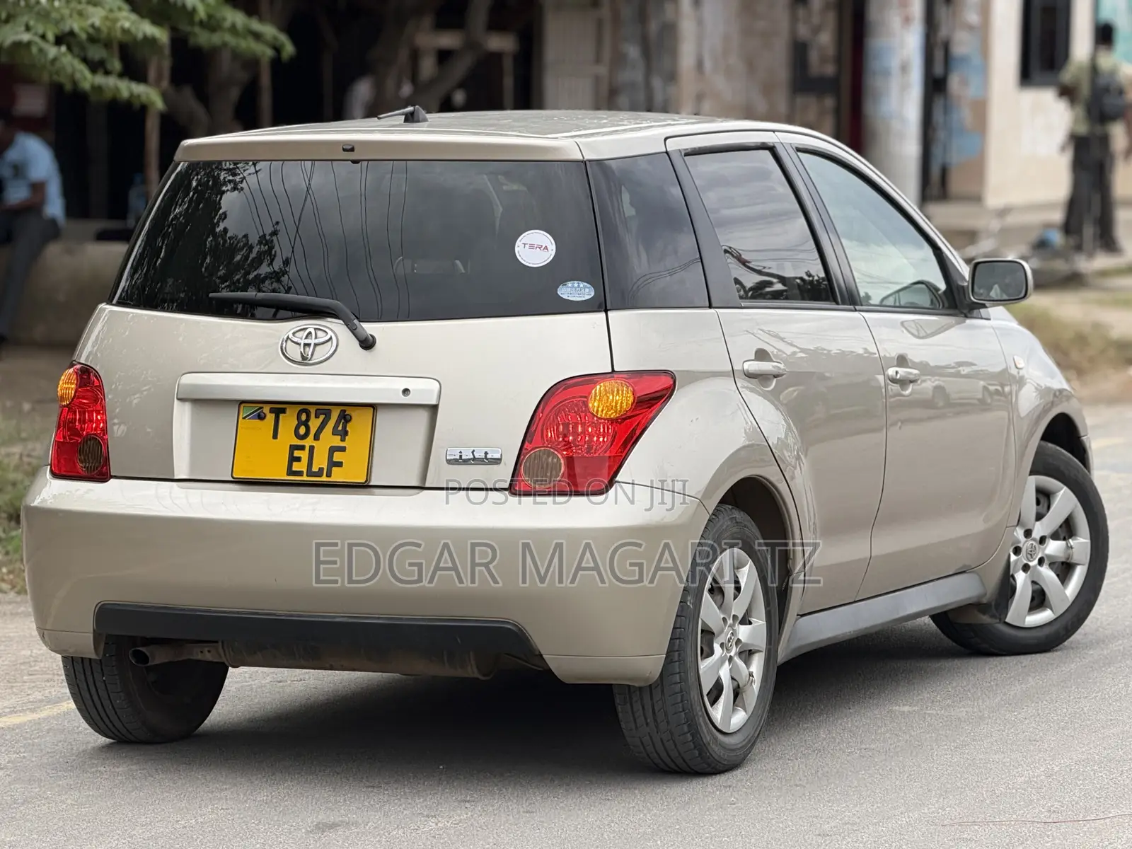Toyota IST 2005 Gold