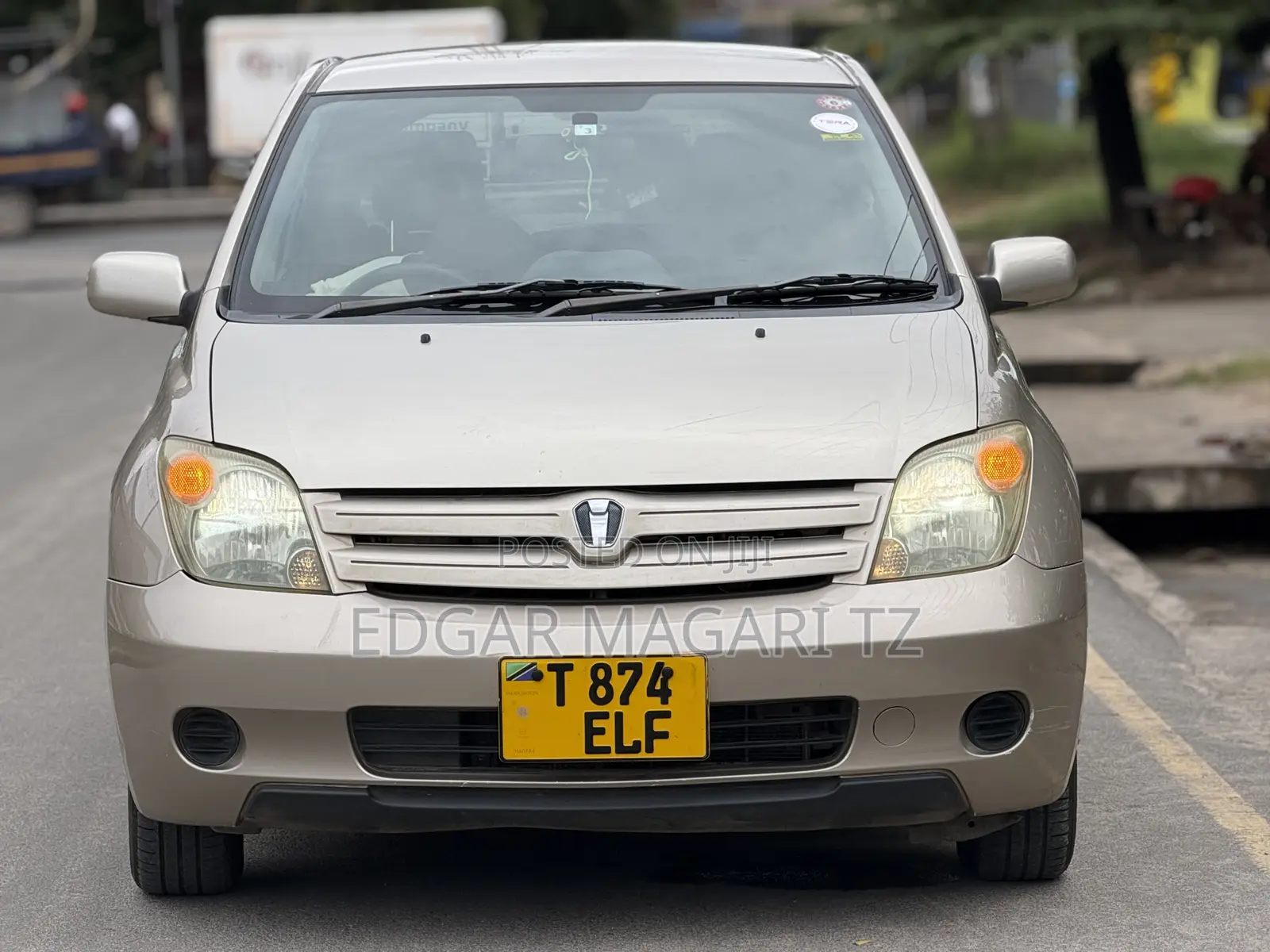 Toyota IST 2005 Gold