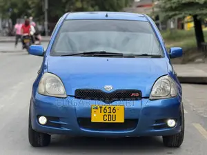 Toyota Vitz 2004 Blue