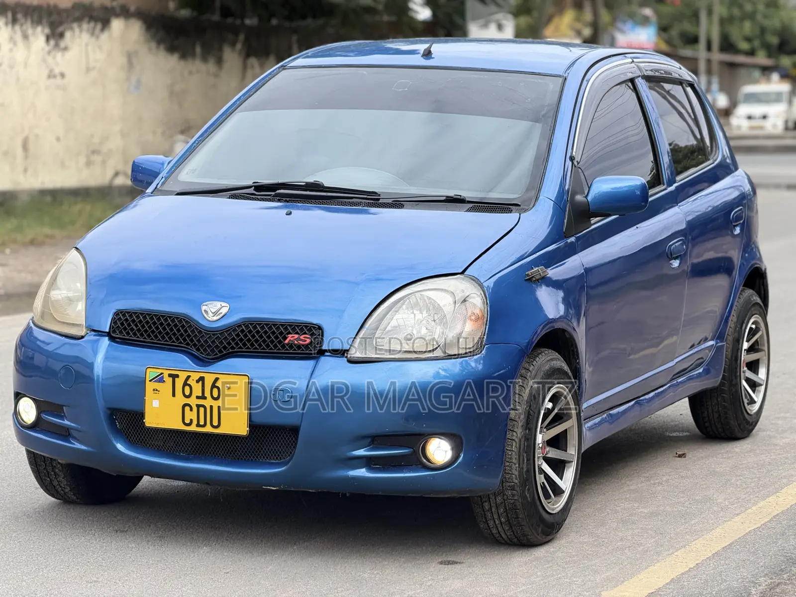 Toyota Vitz 2004 Blue