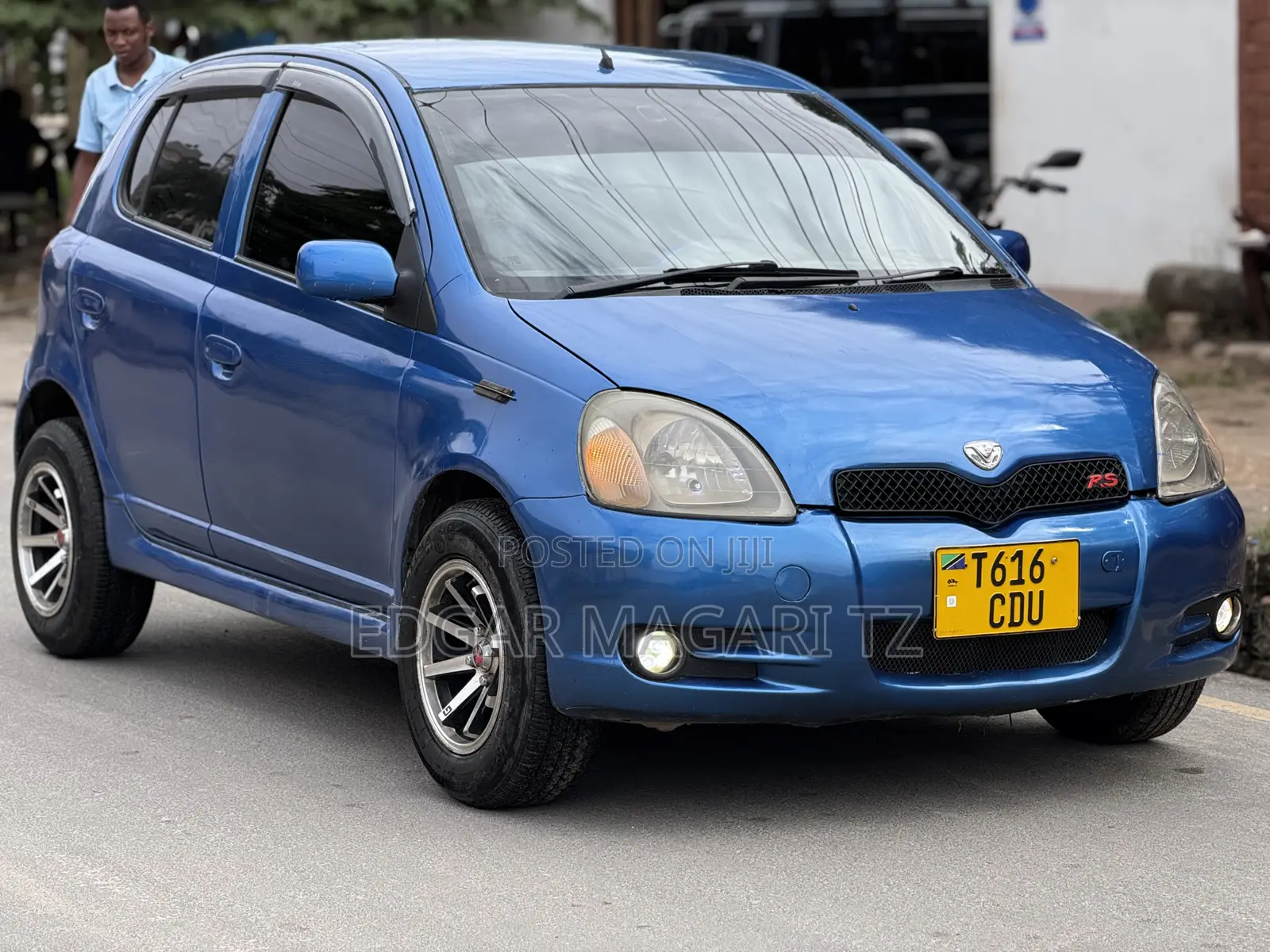 Toyota Vitz 2004 Blue