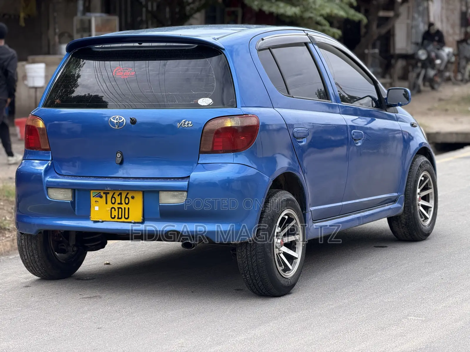 Toyota Vitz 2004 Blue