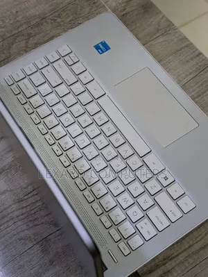 New Laptop HP 14S 8GB Intel Core i3 SSD 256GB
