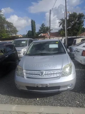 Toyota IST 2003 Silver