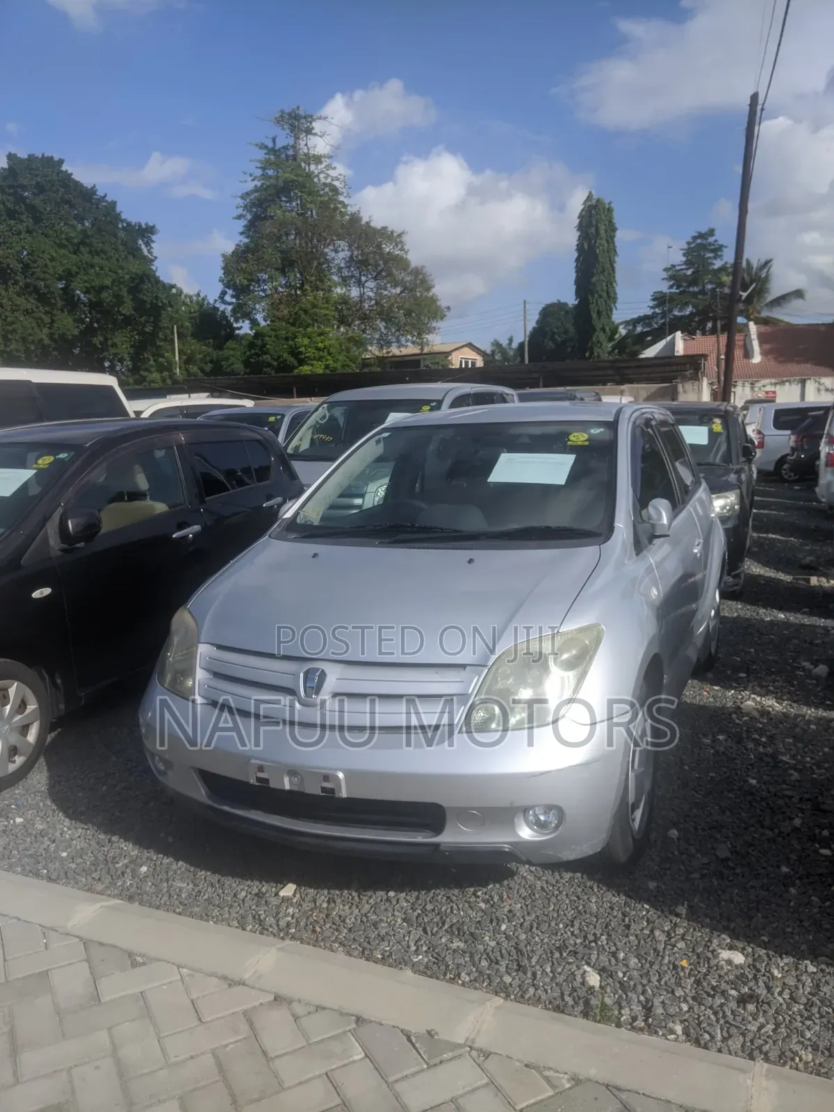 Toyota IST 2003 Silver