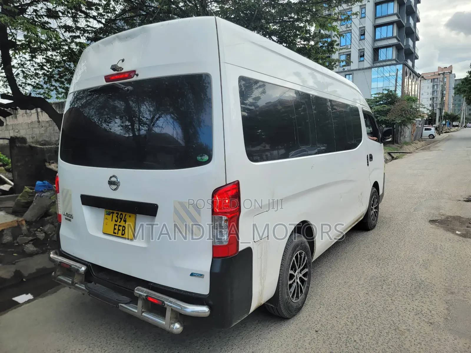 Nissan Caravan (Urvan) 2013 White